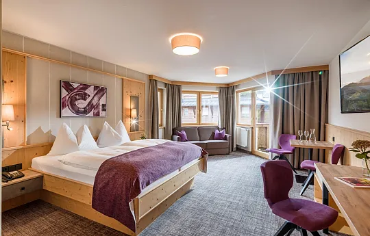 1_hotel_zentral_stoecklfeld_7_kirchberg_10_2021_zimmer_224_fernseher.jpg